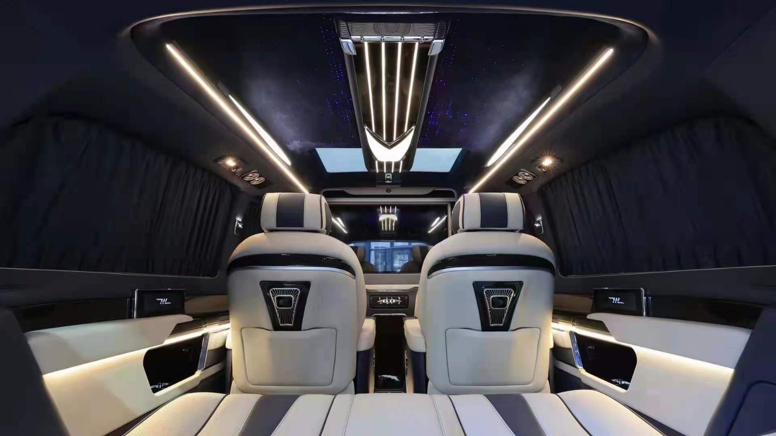 米乐M6 米乐奔驰V260L限量版定制商务車移动的宫殿你喜欢吗？(图4)