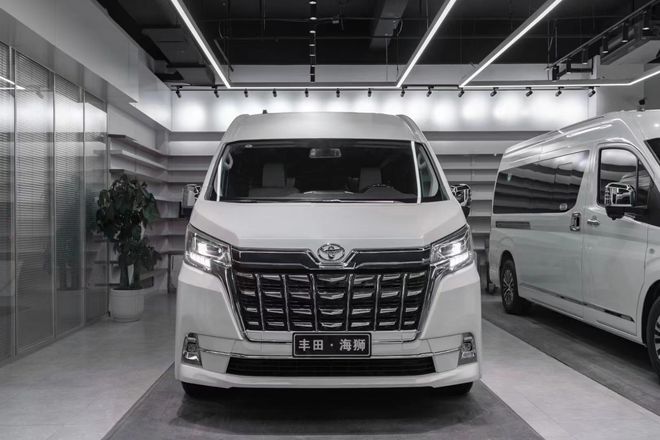 丰田HIACE海狮9座大空米乐 M6米乐间商务车(图1)
