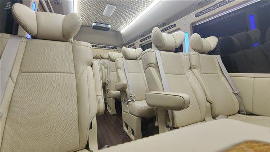 丰田考斯特1米乐 M6米乐7座商务车报价内饰配置(图4)