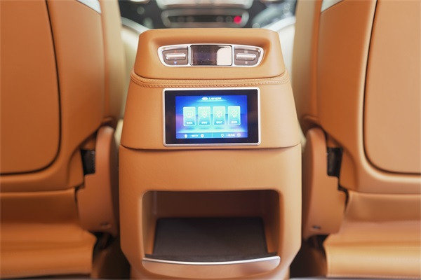 米乐M6 米乐奔驰v260L商务车七座最新报价落地查询(图3)