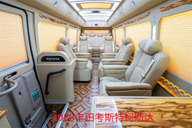 改装的丰田考斯特内饰的设计上米乐M6 米乐焕然一新(图2)