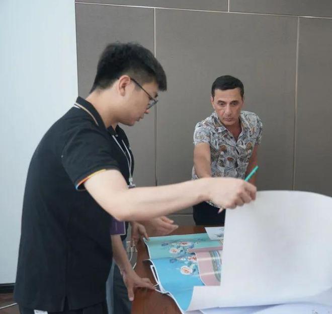 米乐 M6米乐王后家纺品牌设计领域新成就意大利设计领域领军人物莅临指导(图5)