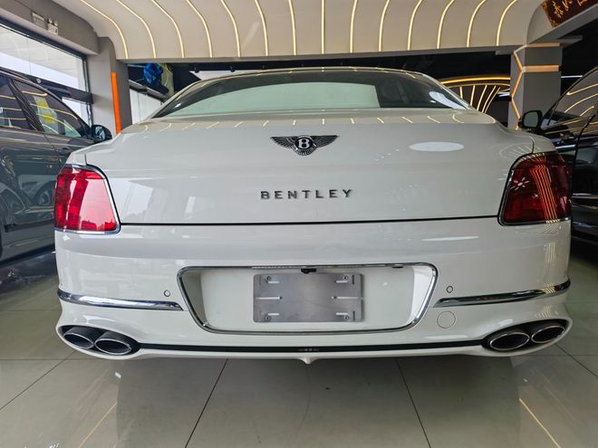 宾米乐M6 米乐利飞驰V8商务座驾四座展厅现车风情万种(图5)