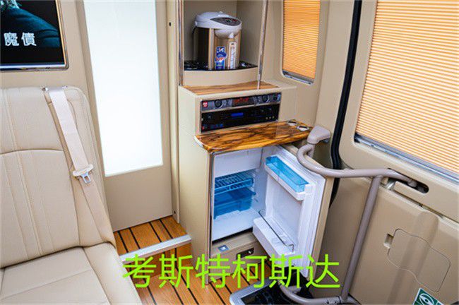 丰田考斯特11座改装 豪米乐 M6米乐华版商务中巴(图6)