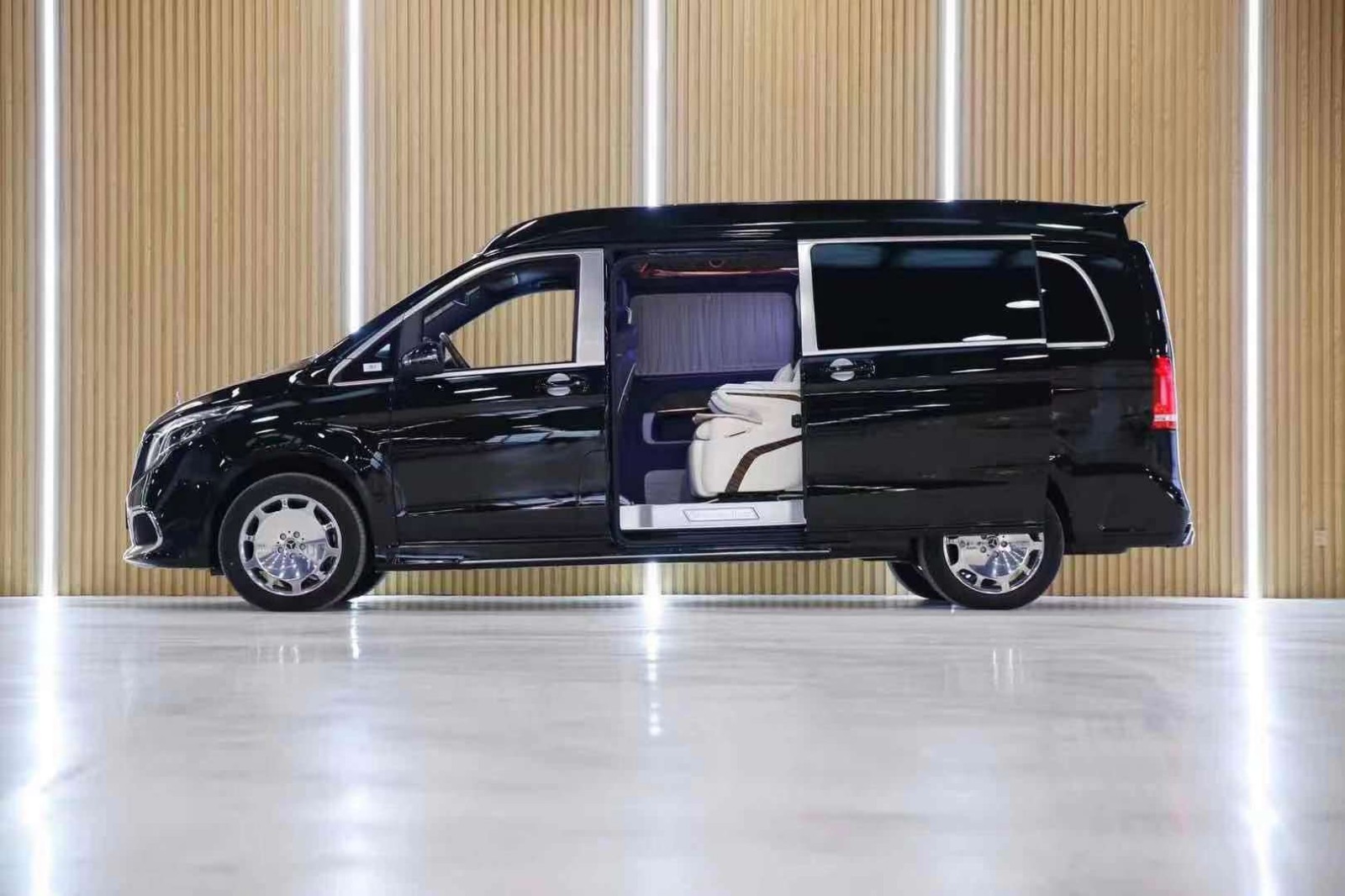 米乐M6 米乐奔驰V260L商务车行情解读(图4)