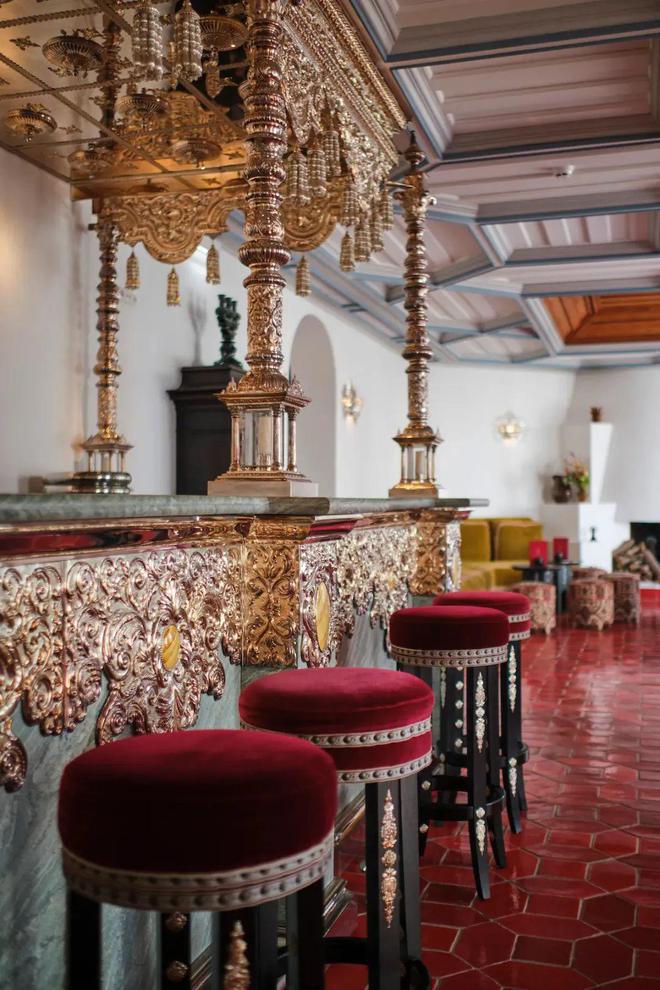 红底高跟鞋设计师Christian Louboutin首开酒店13间房继米乐 M6米乐续一抹红(图2)