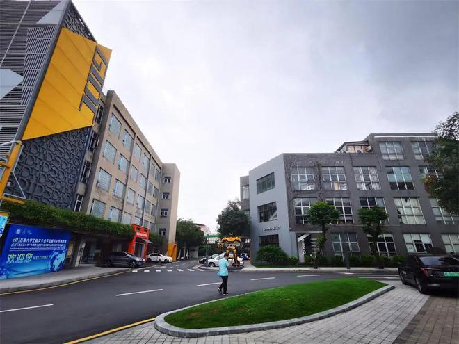 米乐M6 米乐央视新闻聚焦广东工业设计城记者感受脑洞大开的创意产品(图3)