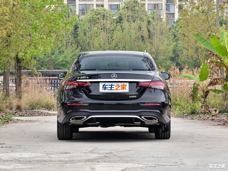 诠释低调米乐M6 米乐商务经典还得看奔驰E300(图2)