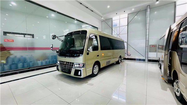 丰田考斯特17座商务车 考斯特17座图片米乐M6 米乐(图2)