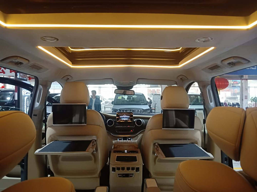 米乐 M6米乐奔驰V260商务租车奔驰V商务七座设计享尊贵之旅(图2)