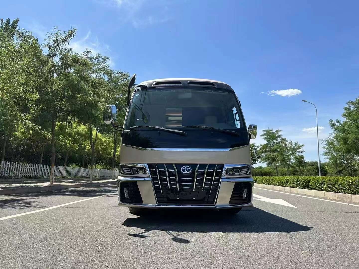 米乐 M6米乐丰田考斯特最新实时报价 11座商务车 售全国(图1)