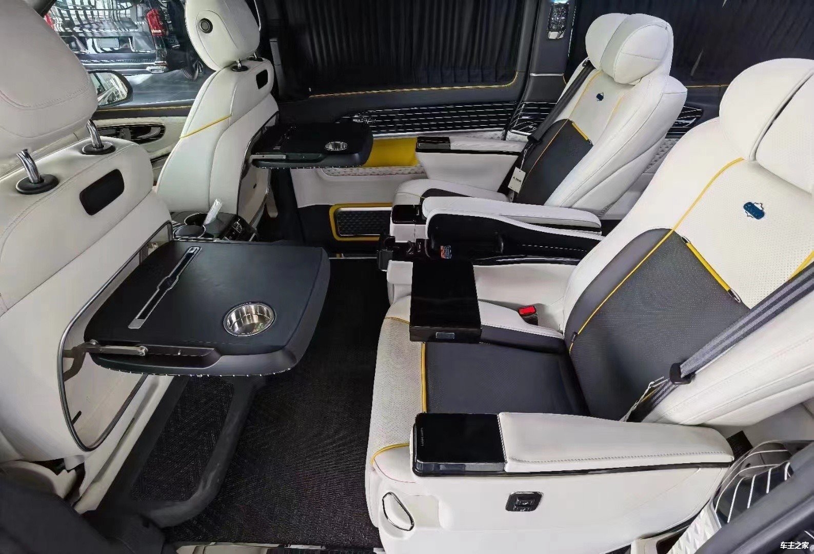 米乐M6 米乐V260L商务车与奔驰轿车一脉相承的外观、内饰设计！！(图5)