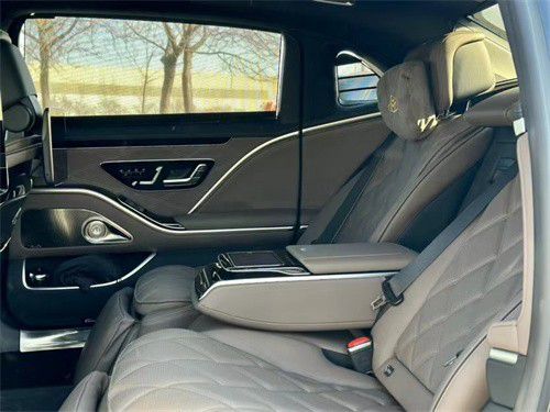 2米乐 M6米乐3款奔驰迈巴赫S580极度奢华商务座驾(图5)