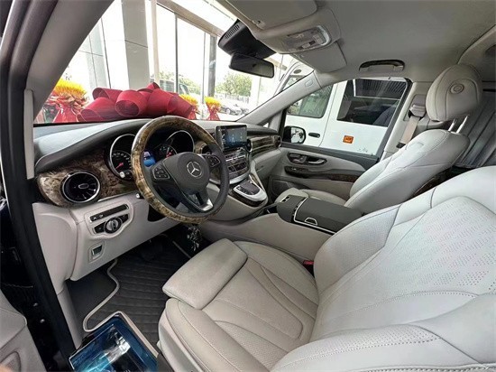 奔驰V260L豪华一款用来享受的商务米乐 M6米乐(图2)