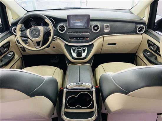 米乐 M6米乐奔驰V260商务车七座高顶双色外观迈巴赫(图2)