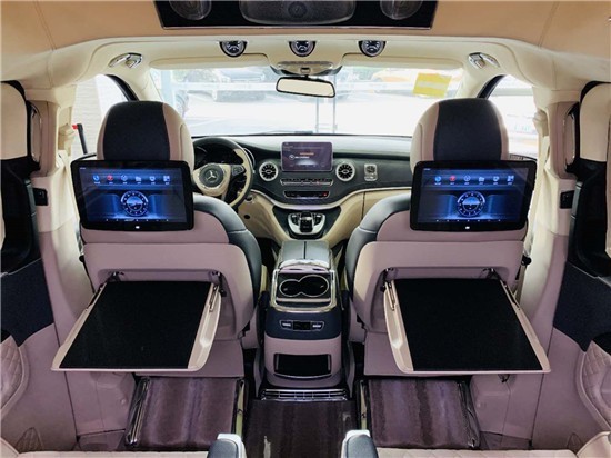 米乐 M6米乐奔驰V260商务车七座高顶双色外观迈巴赫(图3)