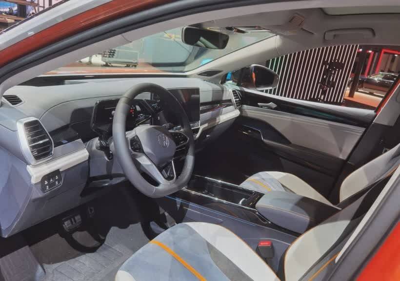 米乐M6 米乐多功能SUV ID6 CROZZ家用和商务的完美选择(图3)