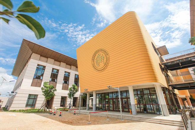 新学期申城这些学校“上新”了校园空间设计有哪些“办学密码”米乐M6 米乐(图1)