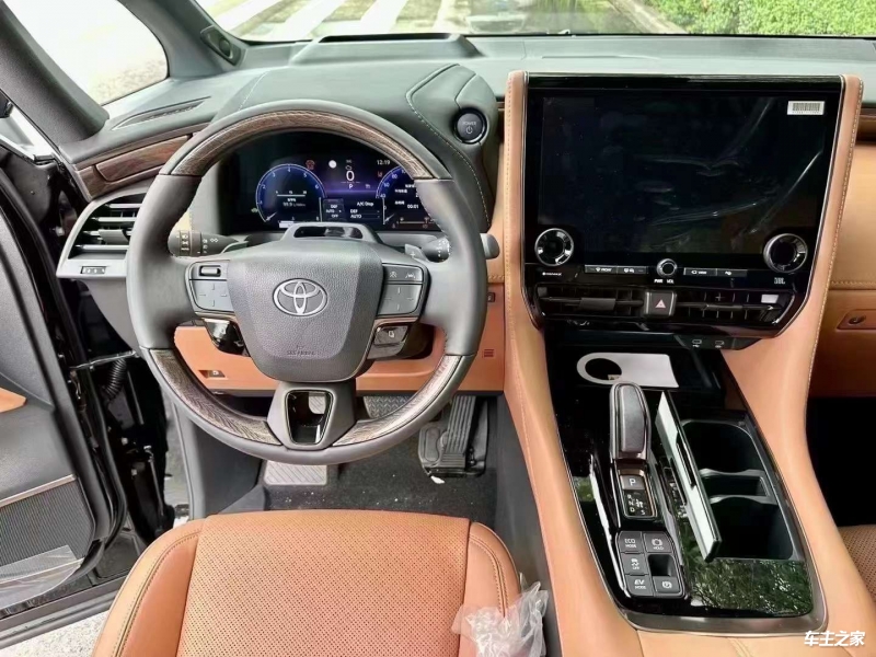 米乐 M6米乐全能型四驱MPV 丰田威尔法7座商务车 宜商宜家用(图1)