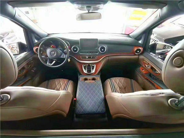迈巴赫高顶商务价格7座米乐 M6米乐隔断版vs680报价(图1)