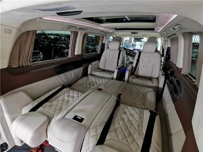 米乐M6 米乐奔驰V260L高端定制傲旋大白鲨私人专属七座豪华商务车(图3)