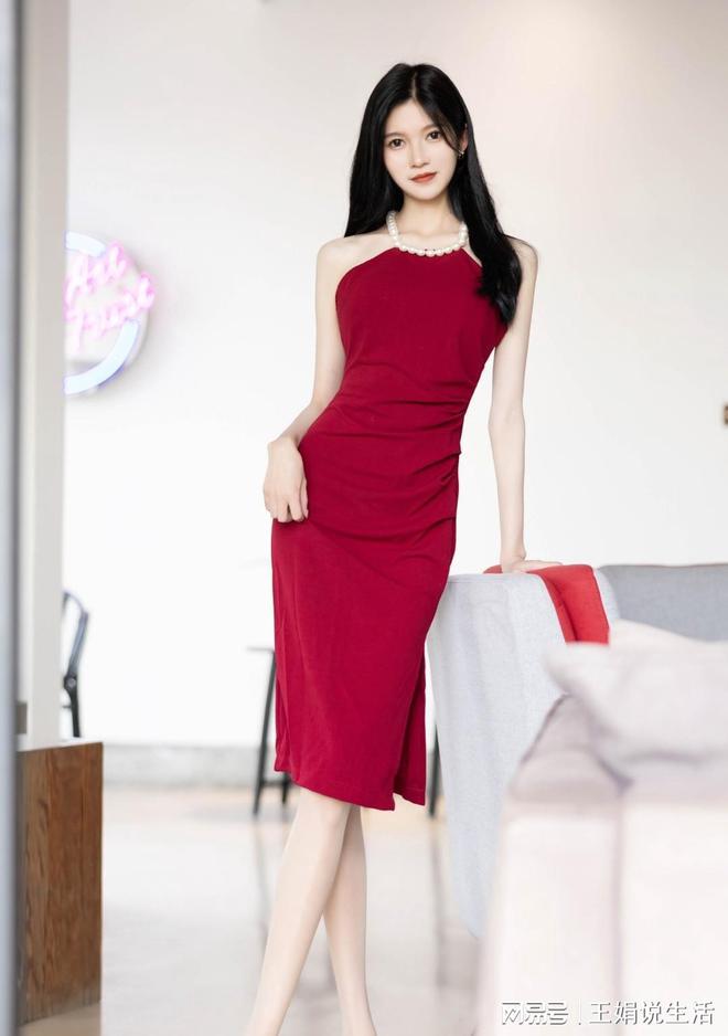 红色的米乐 M6米乐挂脖连衣裙 时尚又优雅 修身设计尽显女性的身材曲线美(图5)