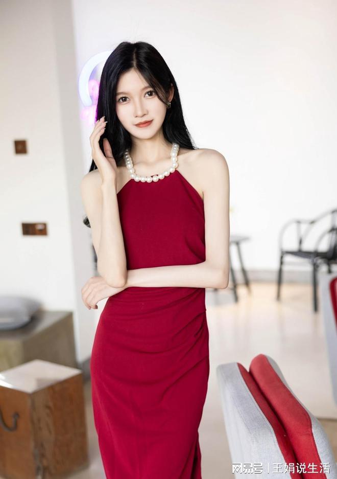 红色的米乐 M6米乐挂脖连衣裙 时尚又优雅 修身设计尽显女性的身材曲线美(图6)
