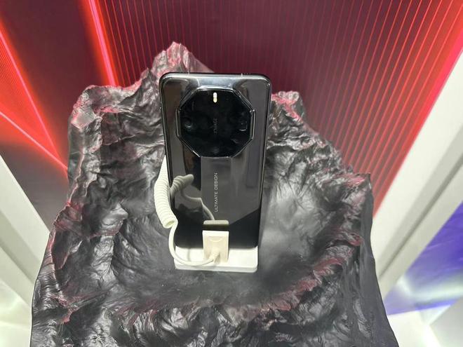 在世界设计之都大会亮相的“非凡大师”比iPhone“米乐 M6米乐遥遥领先”了吗？(图1)