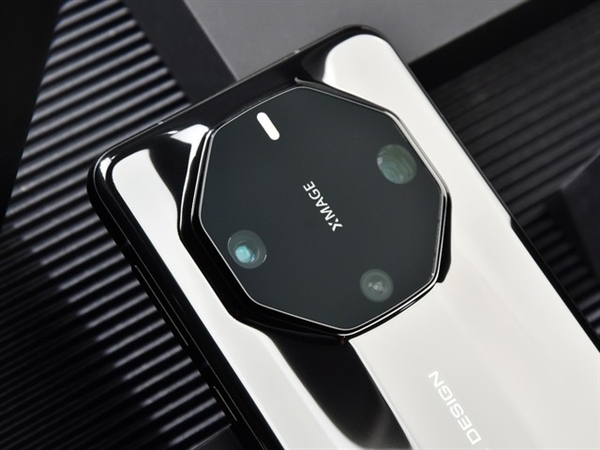 米乐 M6米乐工业设计一绝！华为Mate 60 RS非凡大师上手(图3)