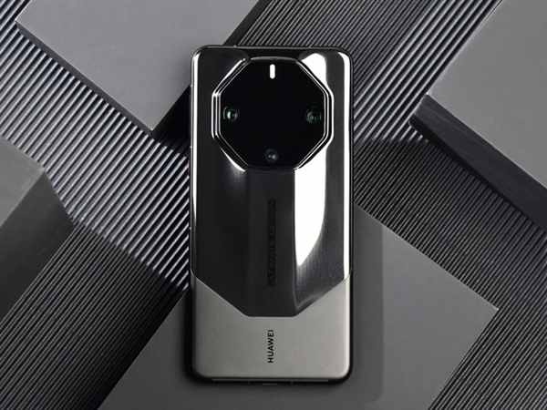 米乐 M6米乐工业设计一绝！华为Mate 60 RS非凡大师上手(图1)