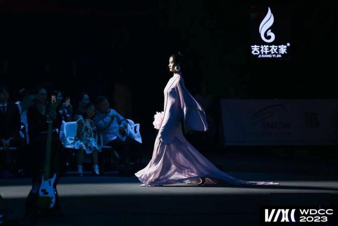 米乐M6 米乐设计之都大会迎来“上海·米兰-双城映画”专场构建中国-全球双向时尚通道和文化走廊(图7)
