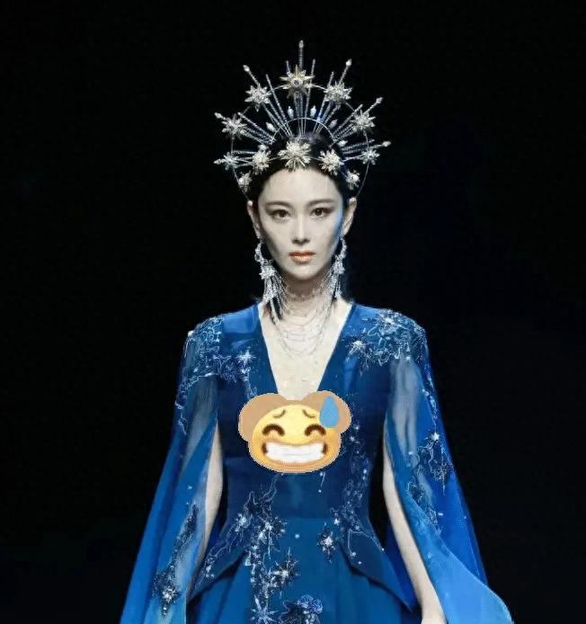 张馨予礼服深V设计引热议网米乐M6 米乐友：疑似无内而行被讽本性难改(图1)