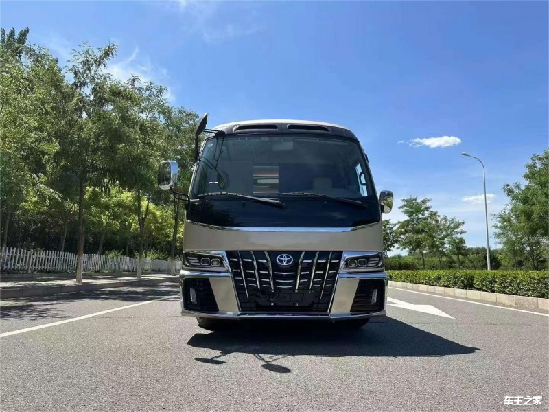 米乐 M6米乐丰田考斯特15座价格商务车豪华米黄金色 售全国 可分期(图2)