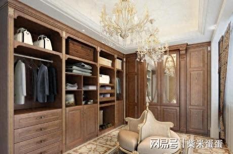 米乐M6 米乐卧室衣柜到顶设计万万记得加上石膏线装饰美观又实用太聪明了(图3)