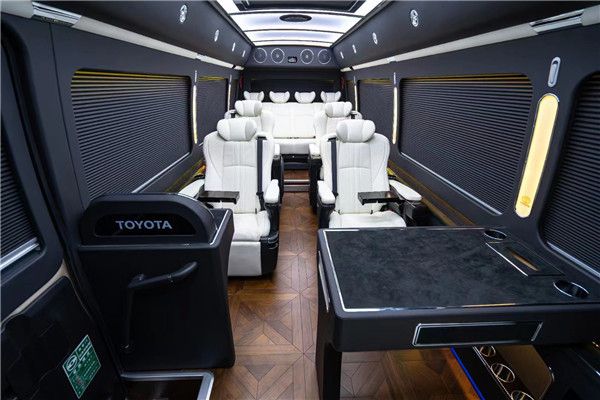 2023款大型商务车!黑金刚外观双拼内饰米乐M6 米乐(图7)