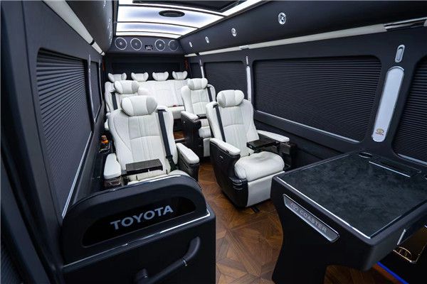 2023款大型商务车!黑金刚外观双拼内饰米乐M6 米乐(图5)