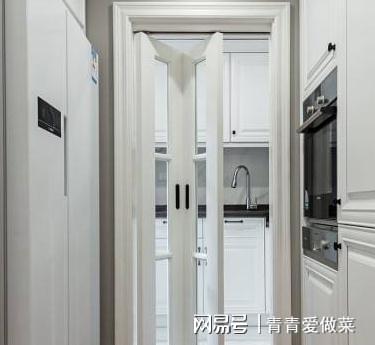 米乐 M6米乐厨房还在安装推拉门？现在流行这样设计连老师傅都点头称赞(图4)