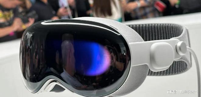 苹果VisionPro头显新设计曝光 更小更轻 或将预装处方镜片米乐 M6米乐(图1)