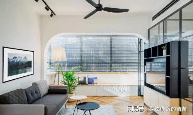 简单又好看的小户型客厅是如何打造的米乐M6 米乐？让设计师教你几招(图1)
