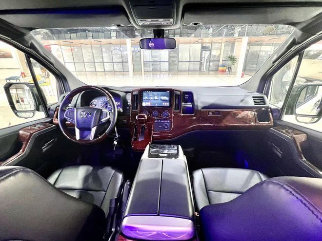 米乐M6 米乐进口丰田海狮升级豪华商务现车40余万起(图2)