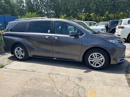 2米乐 M6米乐023款丰田塞纳25L油混商务现车50多万(图1)