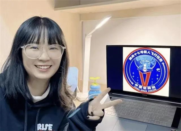 米乐M6 米乐海报直击｜设计者揭秘 神舟十七号载人飞行任务标识里藏着这些“彩蛋”(图1)