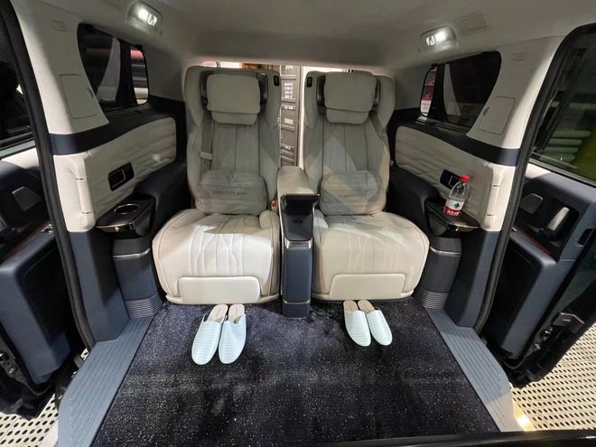 米乐M6 米乐考斯特豪华接待车：打造卓越的商务接待体验(图3)