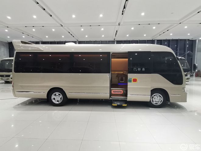 米乐M6 米乐考斯特豪华接待车：打造卓越的商务接待体验(图2)
