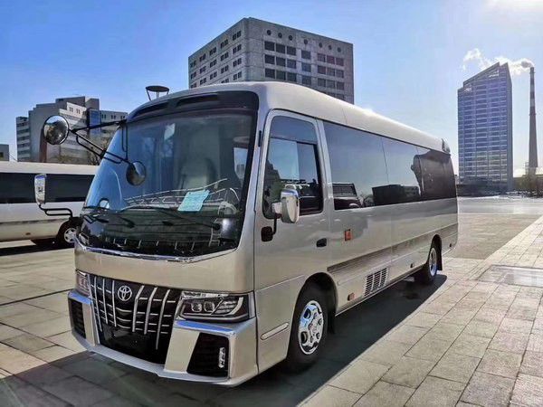 米乐 M6米乐丰田考斯特：豪华商务车的典范之作(图1)