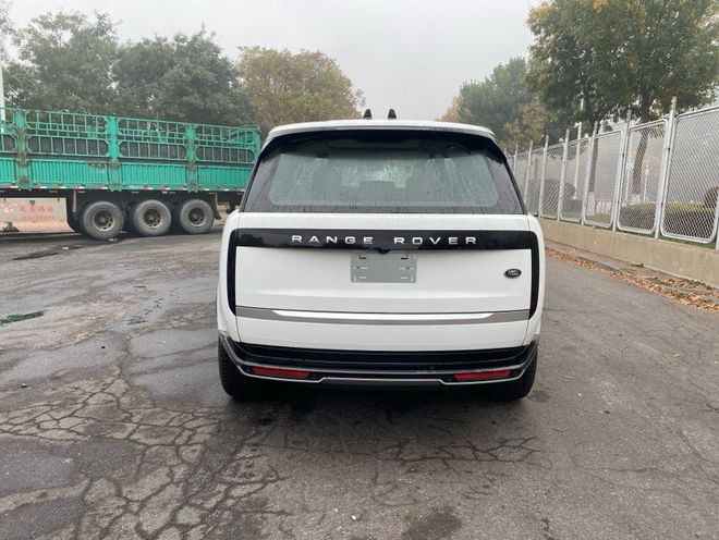 23款路虎揽胜行政顶米乐M6 米乐级奢华的商务型SUV(图7)