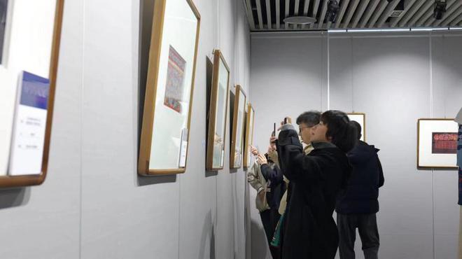 《符号米乐M6 米乐与记忆——贵州苗族刺绣精品及创新设计展》重庆站启幕(图2)