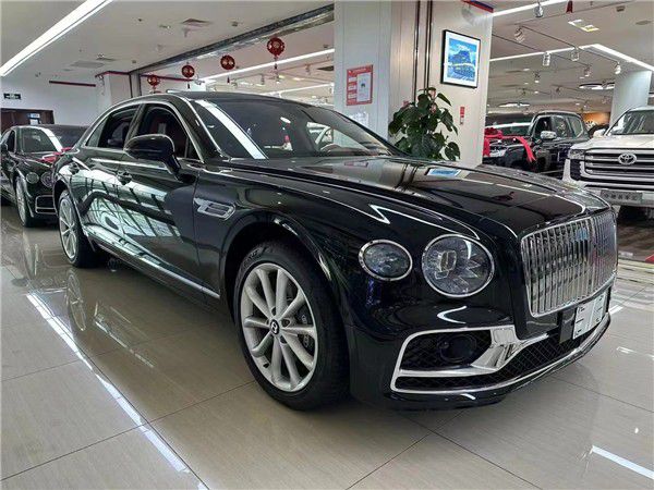 22款欧规宾利飞驰黑棕配色商务米乐M6 米乐感十足(图1)