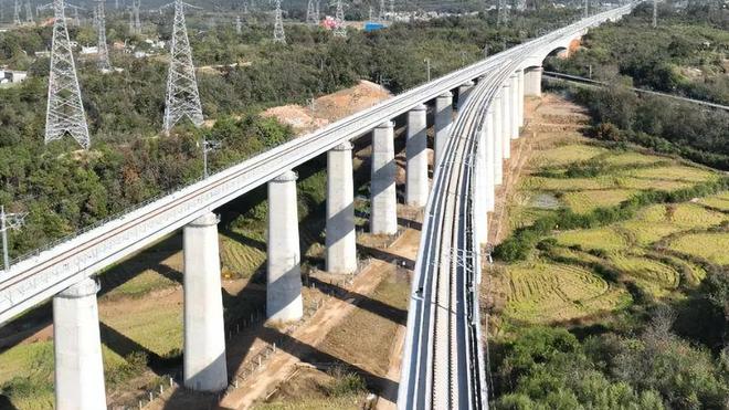 这座超级大桥长1729公里串接米乐 M6米乐江苏三座地级市设计时速350公里(图2)