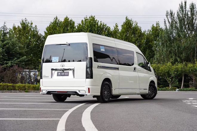 四座丰田海狮商务车(图2)